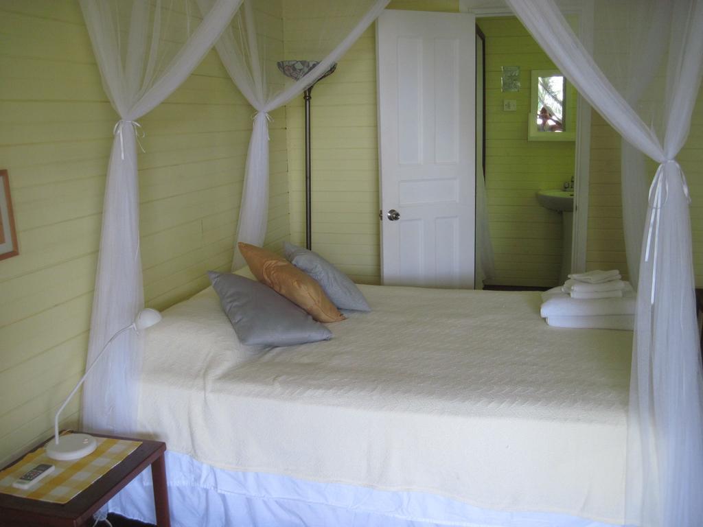 Sand Dollar Beach Bed & Breakfast Bocas Town Phòng bức ảnh